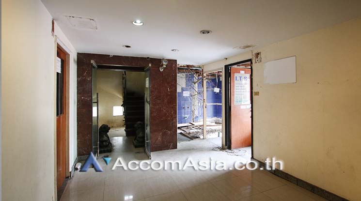  1  Office Space For Rent in Ploenchit ,Bangkok BTS Ploenchit AA18663